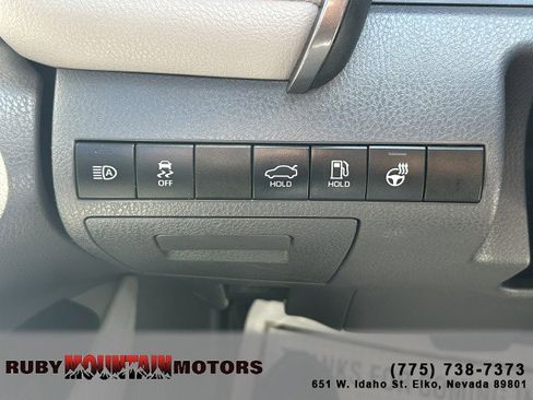 Used 2022 Toyota Camry XLE w/ Navigation Upgrade Package image 15