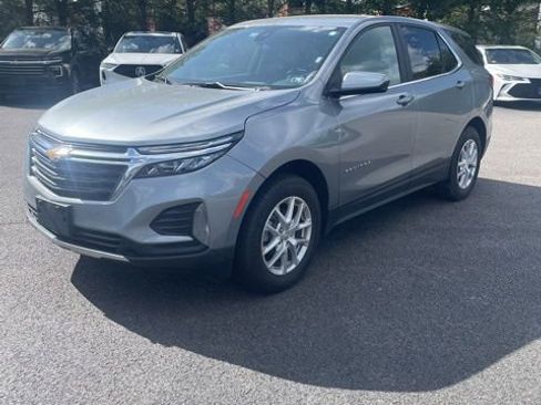 Used 2024 Chevrolet Equinox LT AWD/4WD image 3