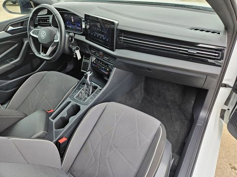 Used 2025 Volkswagen Jetta Sport FWD image 31