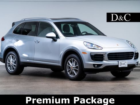 Used 2016 Porsche Cayenne AWD/4WD image 1