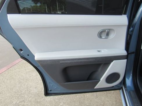 Used 2023 Hyundai Ioniq 5 Limited image 19