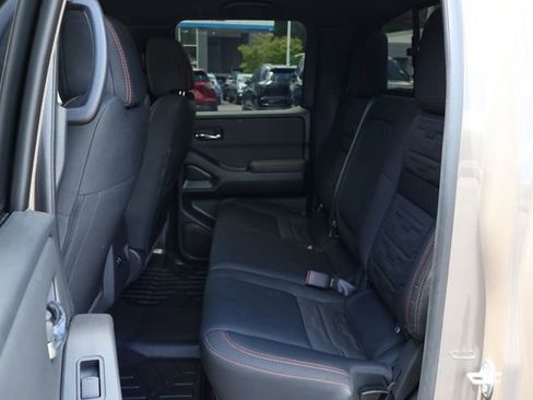 Used 2024 Nissan Frontier PRO-4X w/ Off-Road Protection Package AWD/4WD image 18