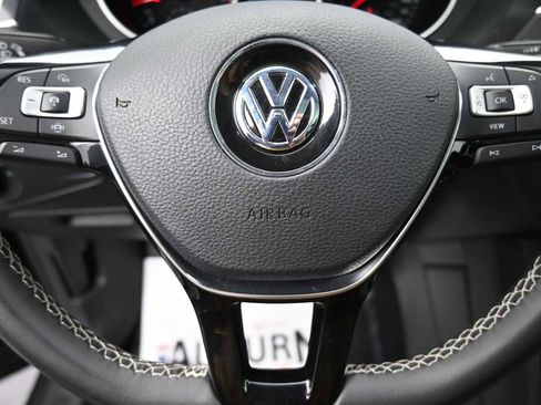 Used 2021 Volkswagen Tiguan SE w/ Panoramic Sunroof Package image 5