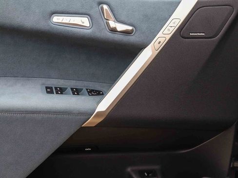 Used 2025 BMW iX xDrive50 w/ Convenience Package image 20