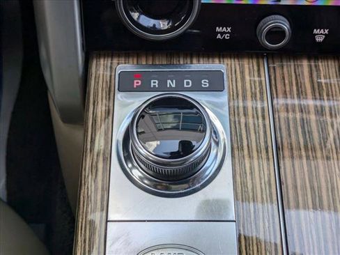 Used 2019 Land Rover Range Rover HSE image 16