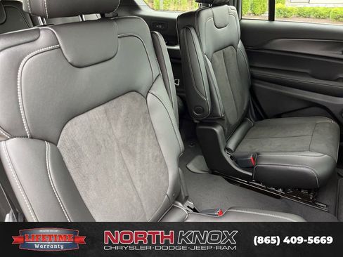 New 2025 Jeep Grand Cherokee L Altitude AWD/4WD image 23