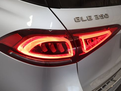 Used 2020 Mercedes-Benz GLE 350 4MATIC w/ AMG Line Exterior image 36