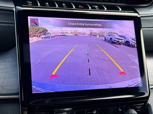 New 2025 Jeep Grand Cherokee Limited w/ Black Appearance Package image 24