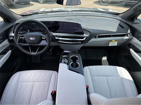 New 2025 Cadillac Lyriq Luxury image 4