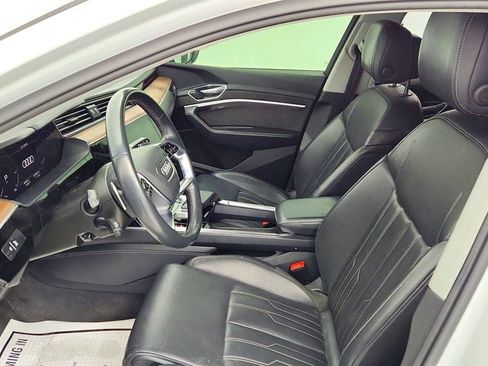 Used 2019 Audi e-tron Prestige w/ Prestige Package image 20