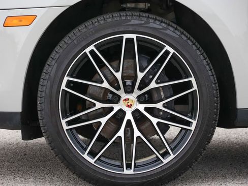 Certified 2026 Porsche Macan image 22