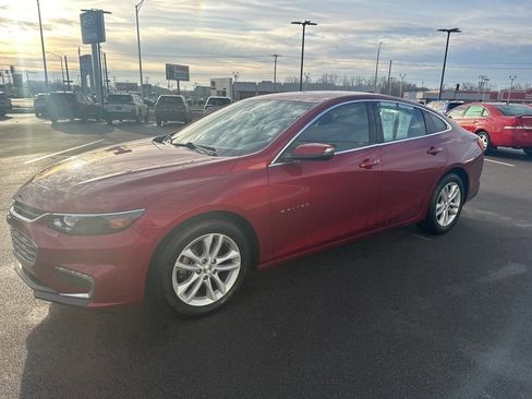 Used 2017 Chevrolet Malibu LT image 3