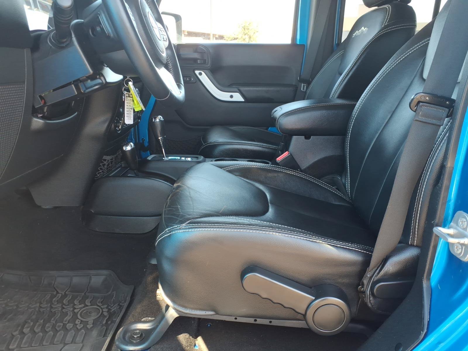 Used 2014 Jeep Wrangler Unlimited Sahara AWD/4WD image 21