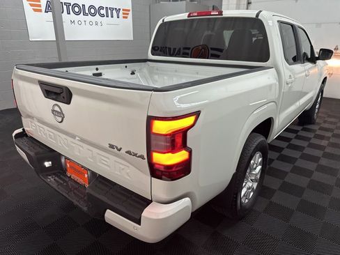 Used 2022 Nissan Frontier SV w/ Technology Package AWD/4WD image 9