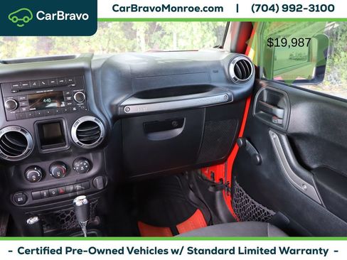 Used 2018 Jeep Wrangler Unlimited Sport w/ Connectivity Group AWD/4WD image 20