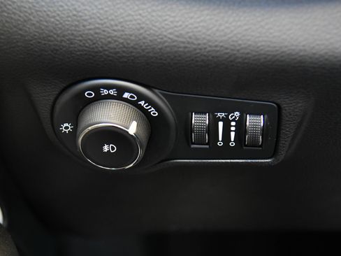 Used 2025 Jeep Compass Limited AWD/4WD image 37