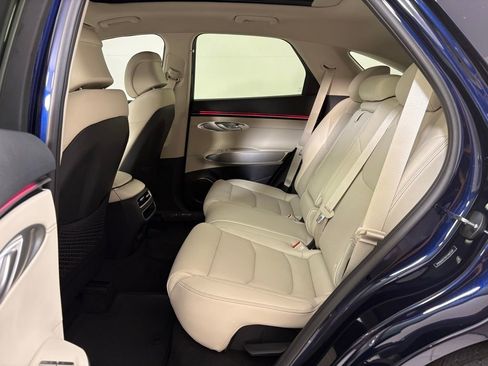 New 2026 Genesis GV70 2.5T Select image 18