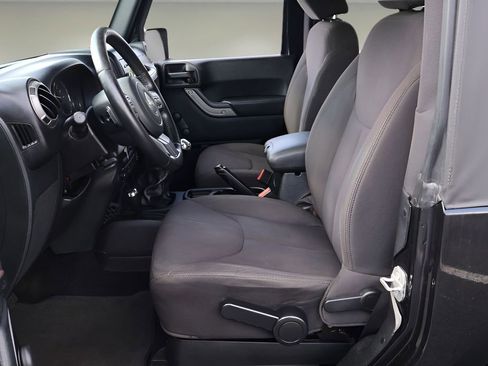 Used 2014 Jeep Wrangler Sport w/ Connectivity Group image 12