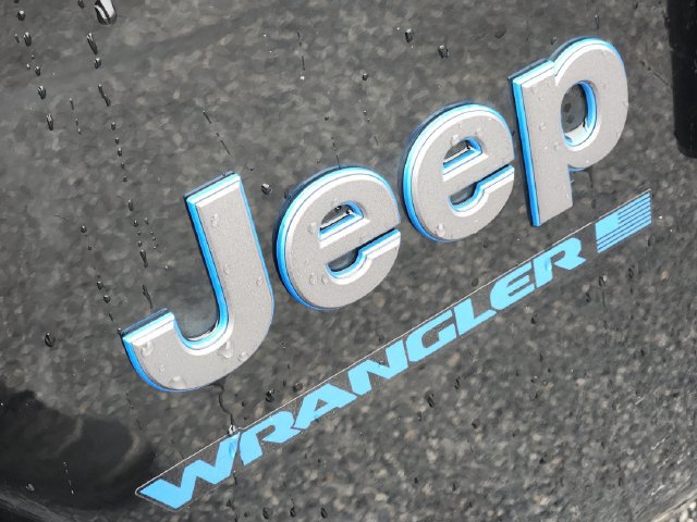 Used 2024 Jeep Wrangler Unlimited w/ Convenience Group AWD/4WD image 6