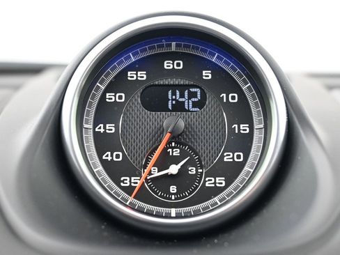 Used 2025 Porsche 718 Cayman image 9