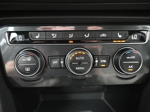 Used 2019 Volkswagen Tiguan SE w/ Panoramic Sunroof Package AWD/4WD image 21
