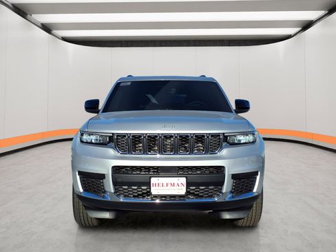 New 2025 Jeep Grand Cherokee L Laredo image 3