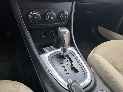 Used 2014 Dodge Avenger SE FWD image 18