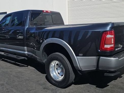 Used 2022 RAM 3500 Laramie AWD/4WD image 3
