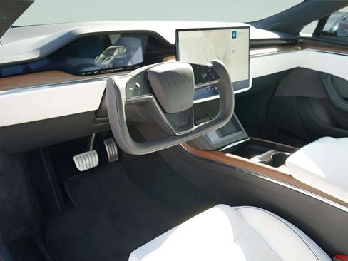 Used 2021 Tesla Model S Plaid image 34