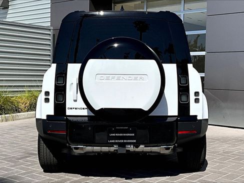 New 2026 Land Rover Defender 110 S image 4
