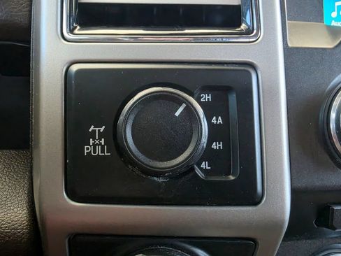Used 2018 Ford F150 King Ranch w/ Equipment Group 601A Luxury AWD/4WD image 52
