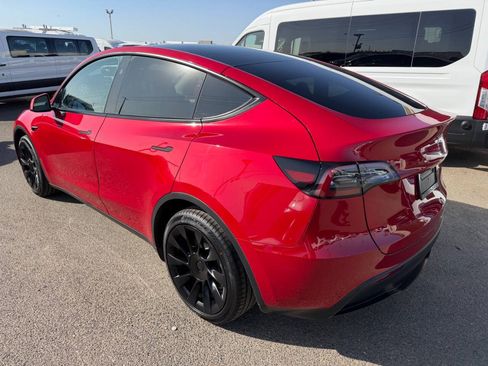 Used 2023 Tesla Model Y Long Range AWD/4WD image 8