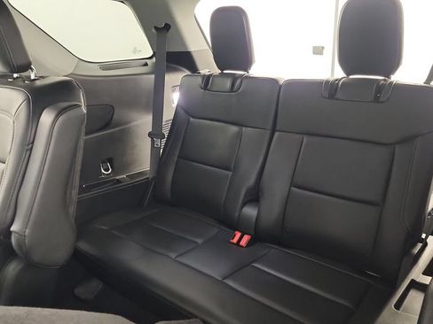 Used 2023 Ford Explorer XLT w/ Equipment Group 202A AWD/4WD image 29