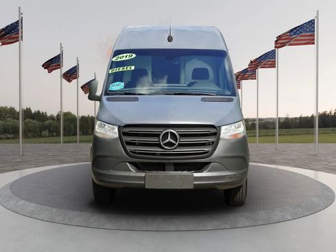 Used 2019 Mercedes-Benz Sprinter 144 image 8