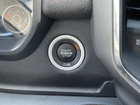Used 2024 RAM 1500 Laramie AWD/4WD image 24