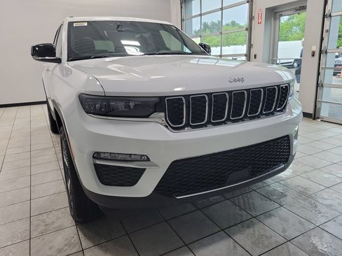 New 2025 Jeep Grand Cherokee Limited AWD/4WD image 35