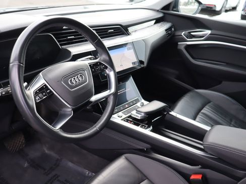 Used 2021 Audi e-tron Premium image 8