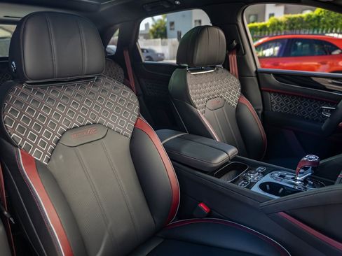 Used 2023 Bentley Bentayga Speed image 25