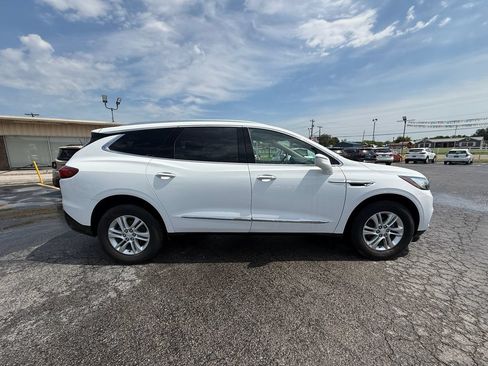 Used 2018 Buick Enclave Essence w/ Trailering Package FWD image 2