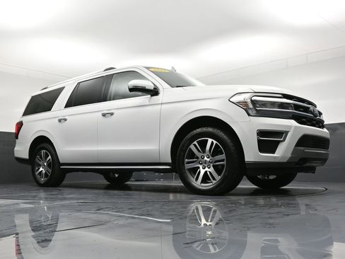 Used 2022 Ford Expedition Max Limited image 32