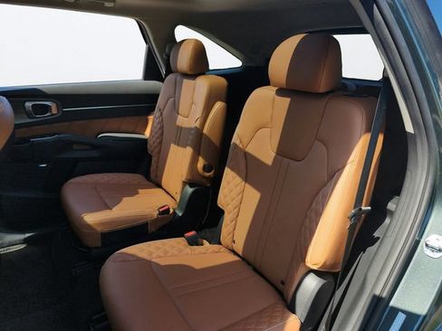Certified 2022 Kia Sorento SX Prestige w/ Rust Color Package AWD/4WD image 22