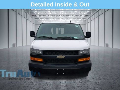 Used 2019 Chevrolet Express 3500 Extended w/ Driver Convenience Package RWD image 2