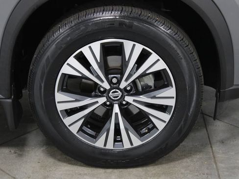 Used 2021 Nissan Rogue SV FWD image 12