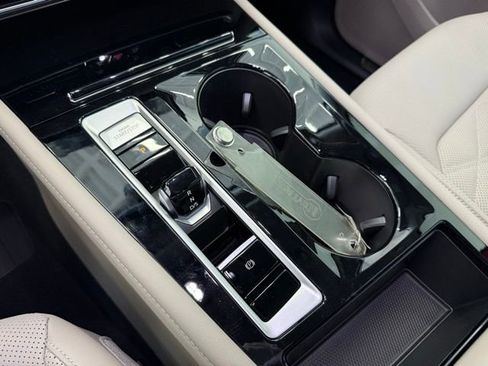 New 2025 Volkswagen Atlas SE image 16