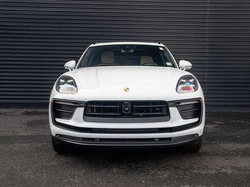 Certified 2025 Porsche Macan image 25