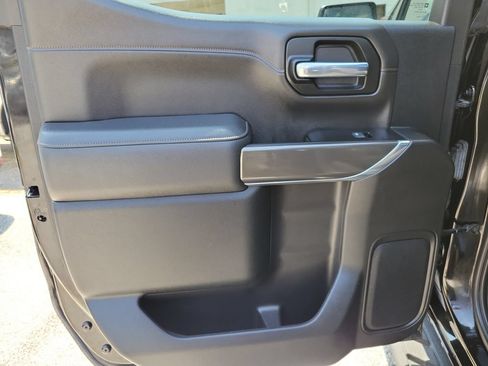Used 2022 GMC Sierra 1500 AT4 w/ AT4 Preferred Package AWD/4WD image 9