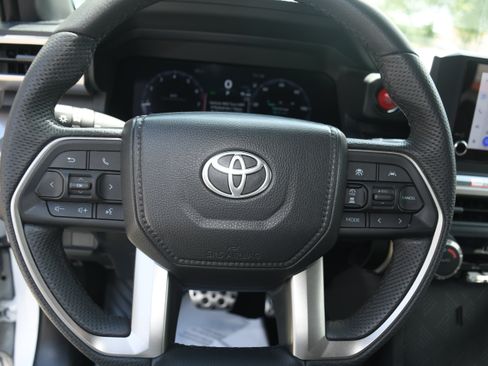 Certified 2024 Toyota Tacoma TRD Sport AWD/4WD image 12