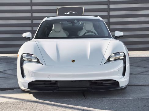 Used 2023 Porsche Taycan 4S w/ Premium Package image 12