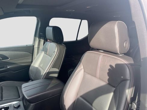 Used 2023 Chevrolet Traverse RS AWD/4WD image 21