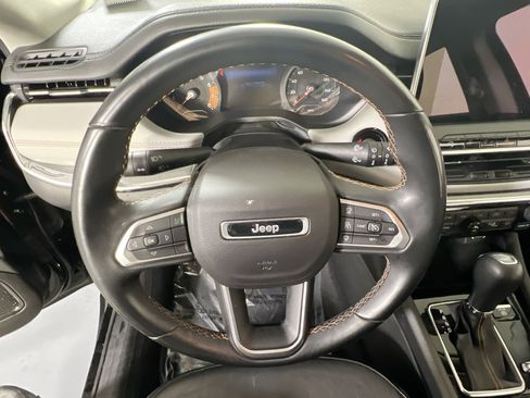 Used 2022 Jeep Compass Limited AWD/4WD image 11